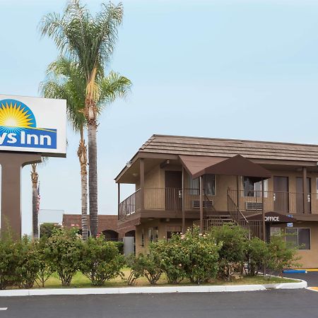 Days Inn By Wyndham In San Bernardino Exterior foto