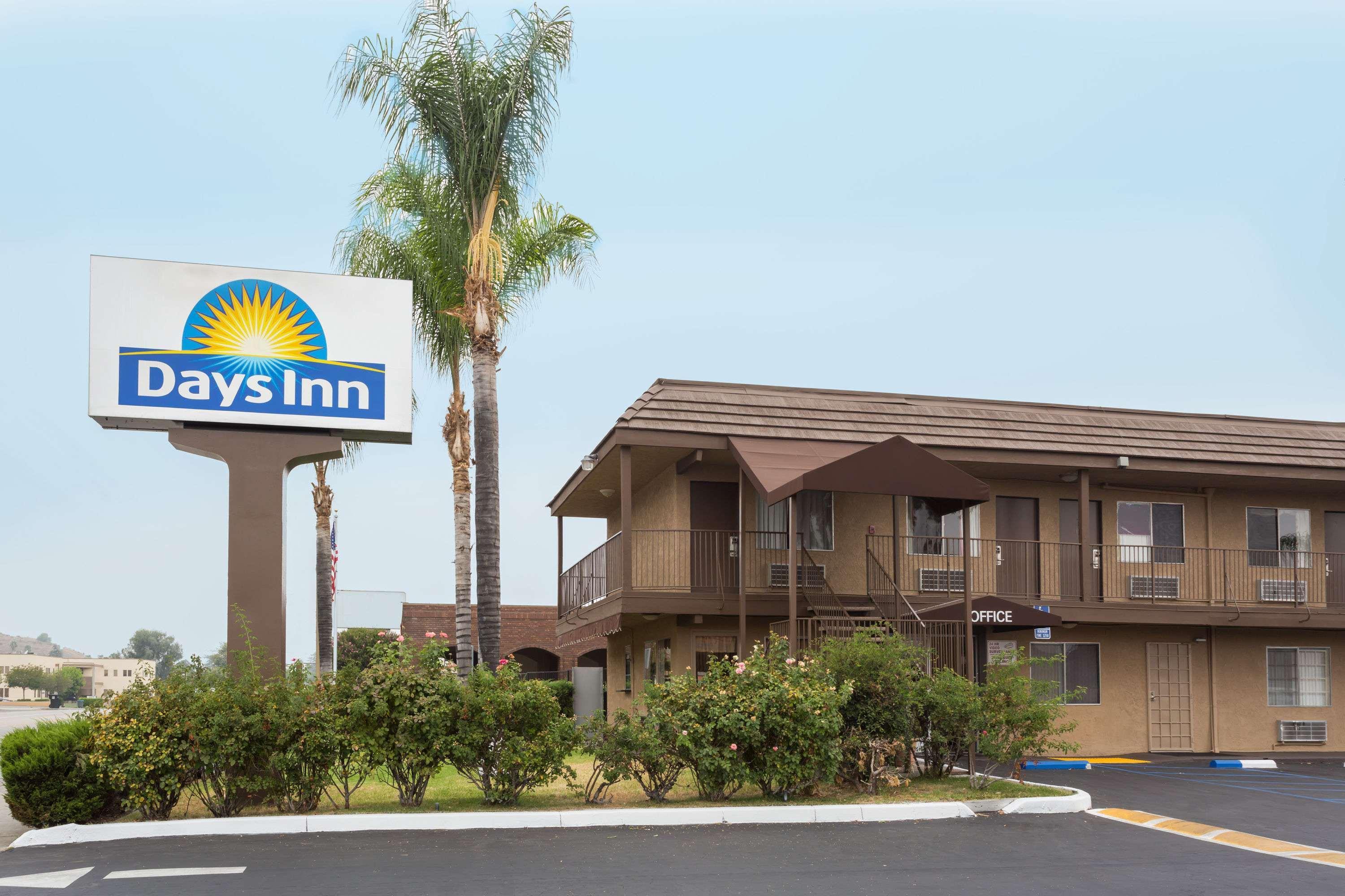 Days Inn By Wyndham In San Bernardino Exterior foto