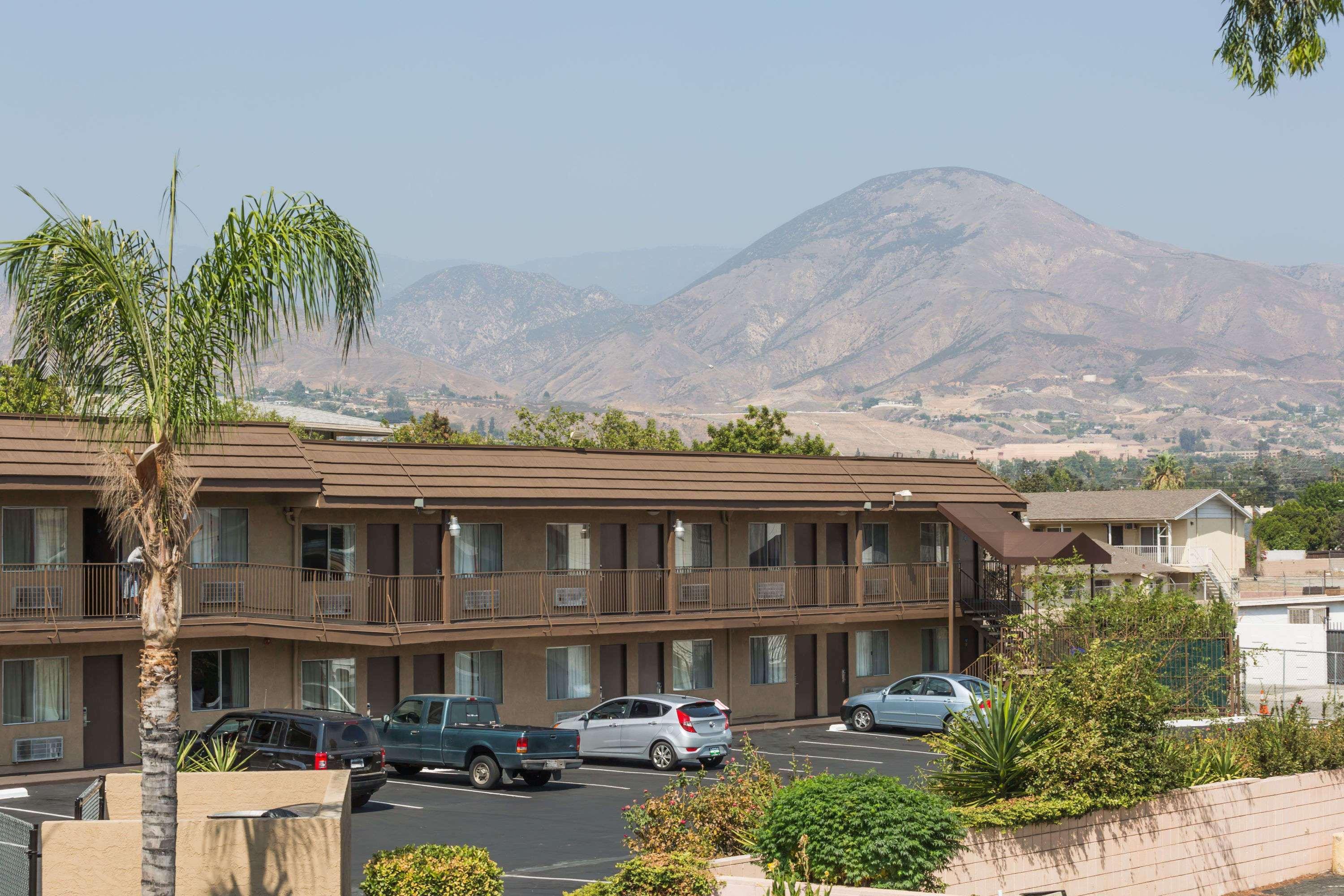 Days Inn By Wyndham In San Bernardino Exterior foto